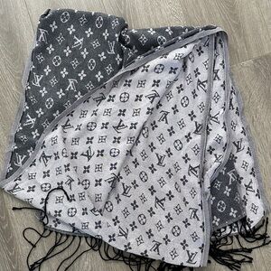 Luxury Gray and Black Designer Scarf